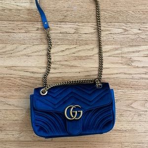 Gucci blue velvet crossbody purse ! in great condition